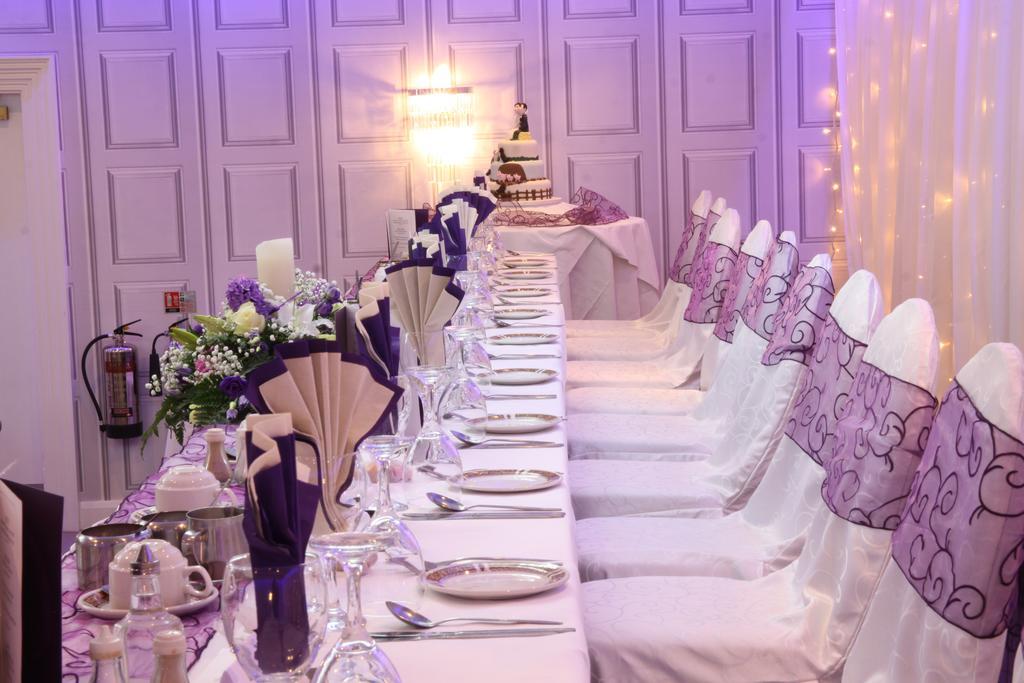 The Royal Hotel クックスタウン エクステリア 写真
