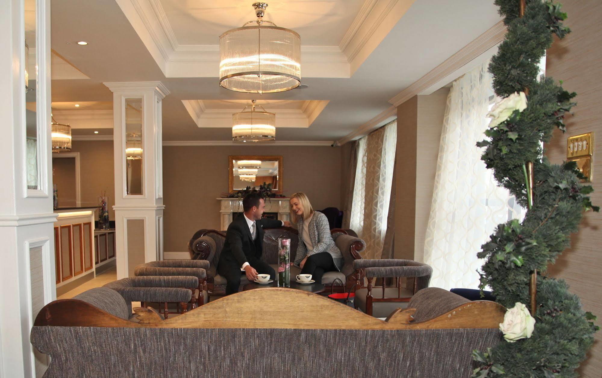 The Royal Hotel クックスタウン エクステリア 写真