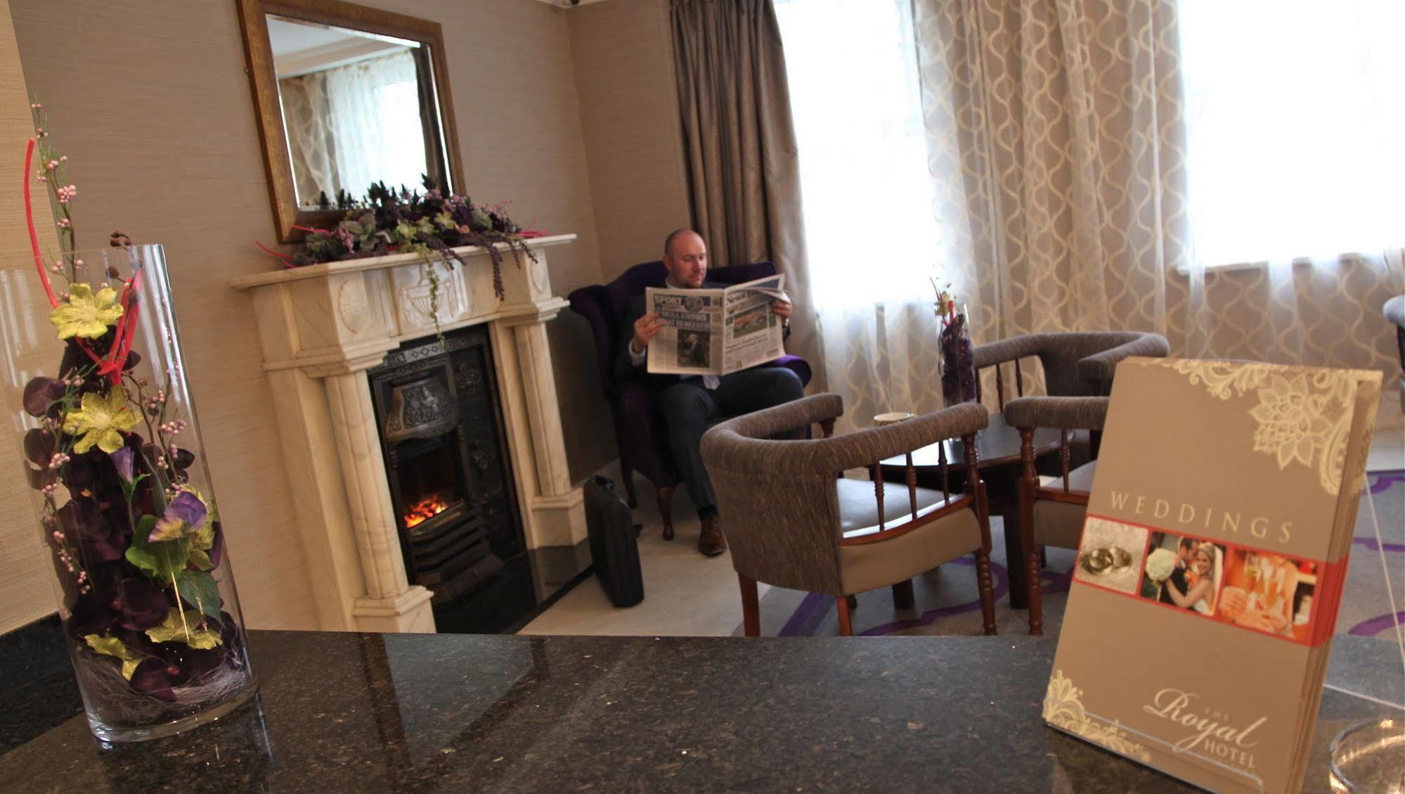 The Royal Hotel クックスタウン エクステリア 写真